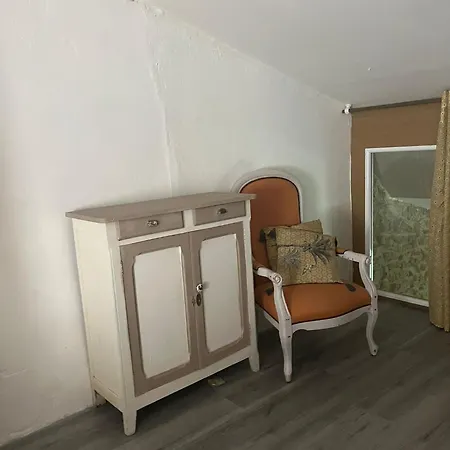 Chez Amelie Chambre-location * Saint-Germain-dʼEsteuil